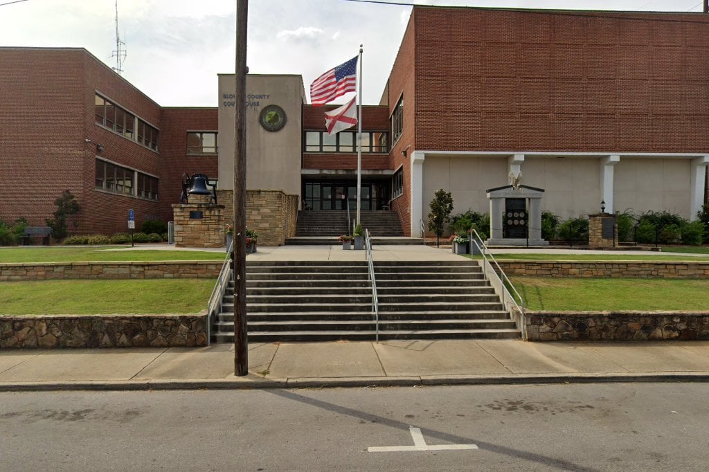 Blount County Tag & Title in Oneonta, AL
