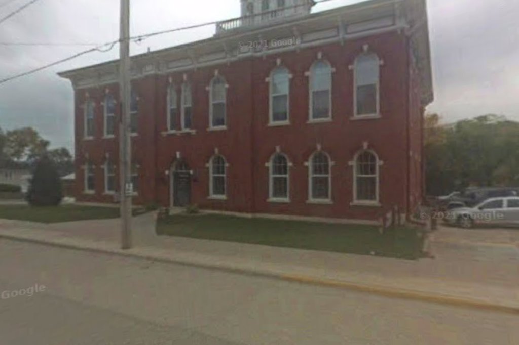Clayton County Vehicle Registration in Elkader, IA