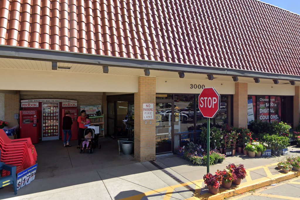 Sixth Street Registration & Title Satellite Office in Lawrence, KS