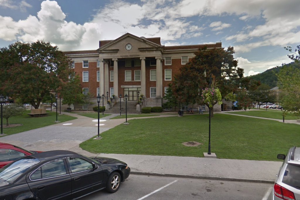 Bell County Clerk's Office (Registration & Title) in Pineville, KY