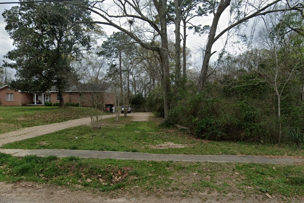 Office of Motor Vehicles in Clinton, LA