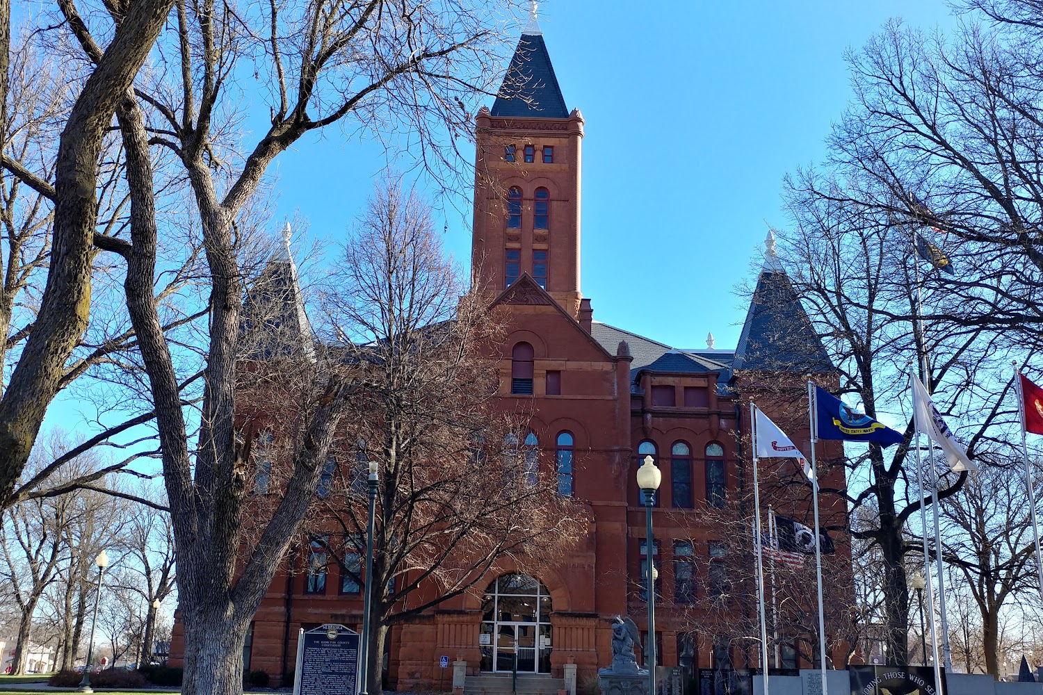 Hamilton County Driver License & Registration in Aurora, NE
