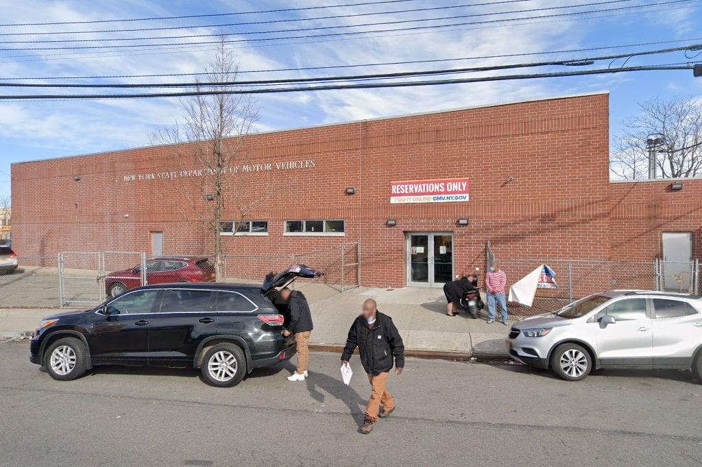 Bronx Licensing Center NY DMV in Bronx, NY