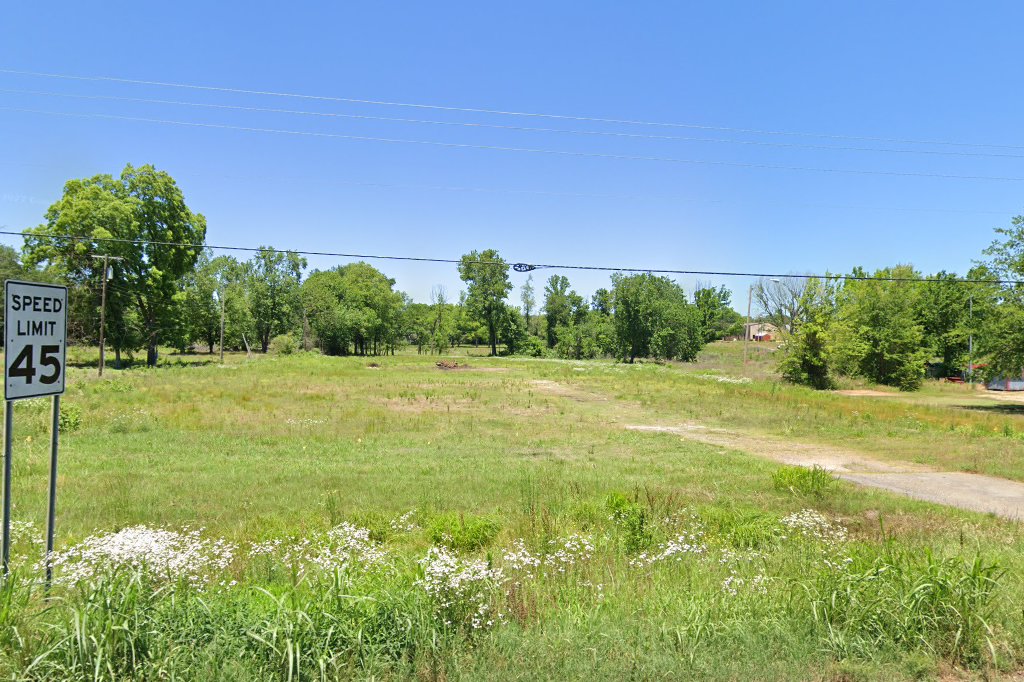 Weaver's Tag Office in Roland, OK