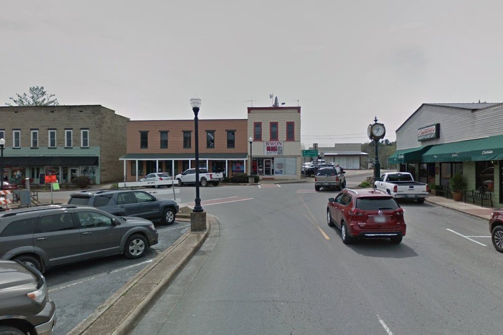 Wayne County Clerk MV Services in Waynesboro, TN