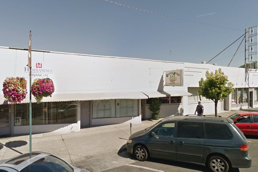 Robinson Licensing Agency (Registration & Title) in Sunnyside, WA